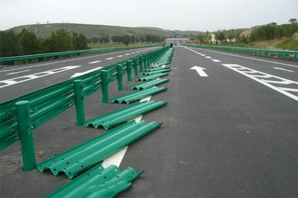 辽阳波形护栏的维护与管理确保道路安全的关键步骤